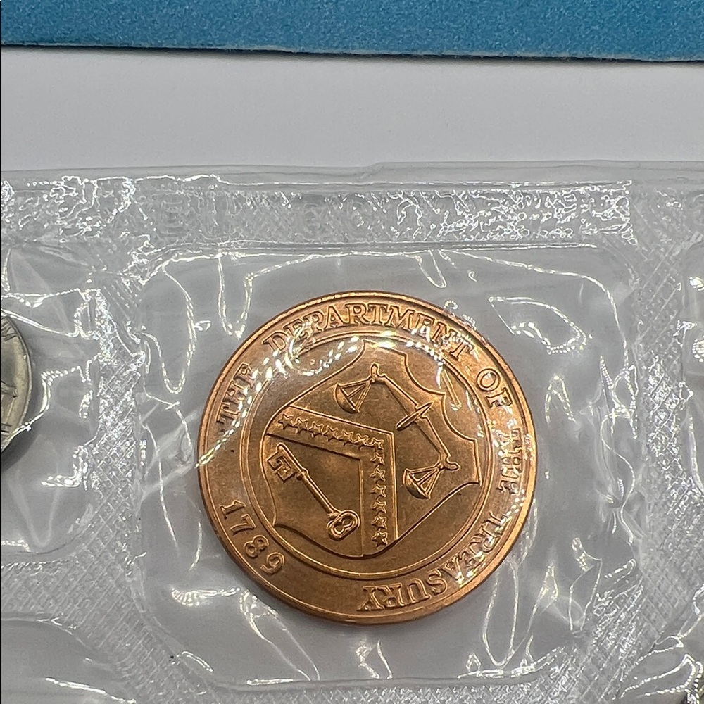 1974-1975 Denver Mint Souvenir Coin Set - Picture 11 of 14